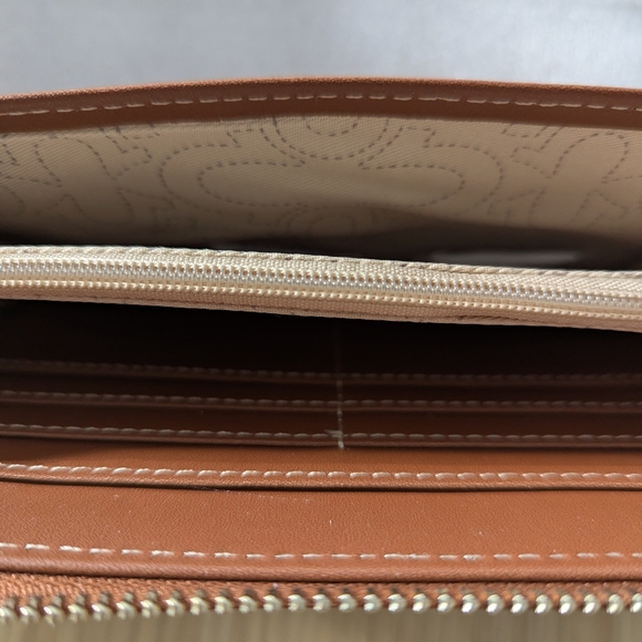 BNWT - True Religion Large Denim Wristlet/Wallet - Picture 5 of 7